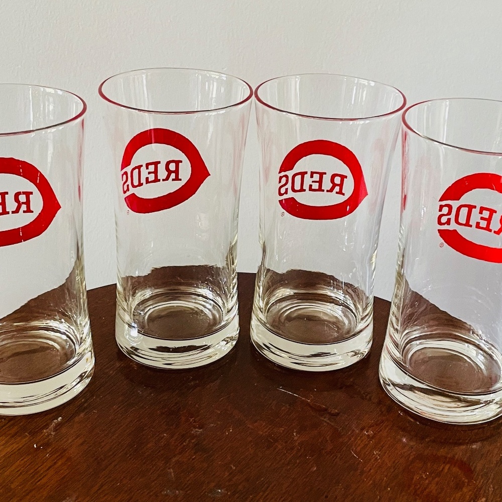 Set of four vintage Cincinnati Reds logo clear glass tumblers, Cincinnati Reds